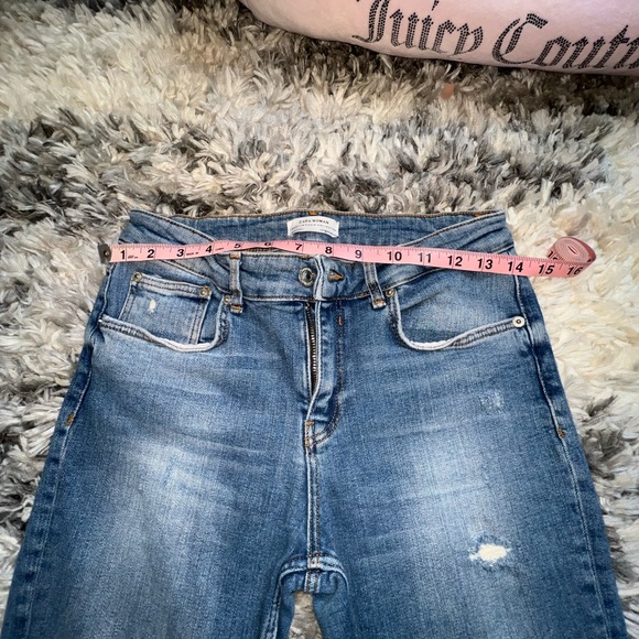 Zara Distressed Dark Wash Jeans - Picture 5 of 7